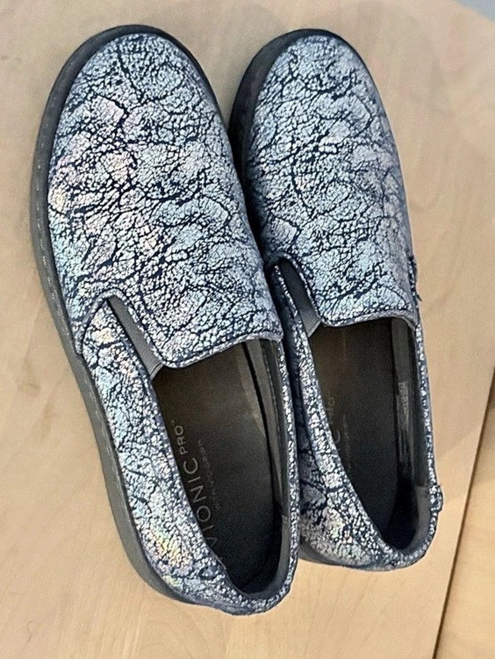 Vionic Pro Avery Slip-On Sneaker Blue & Silver